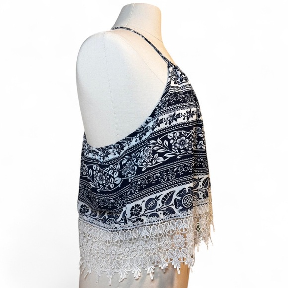 LA HEARTS Navy and White Floral Halter Top with Lace Trim-size L - Picture 2 of 7